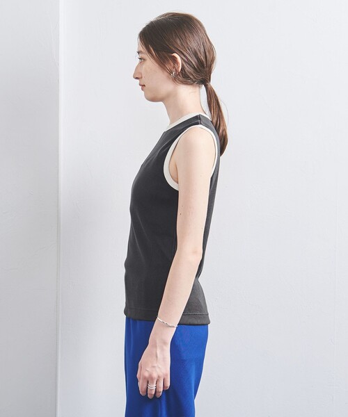 UNITED ARROWS（ユナイテッドアローズ）の「リブ バイカラー パイピング ノースリーブカットソー（タンクトップ・レディース・ベージュ/オフホワイト/ダークグレー/ライラック/その他7・FREE）」の17枚目の写真