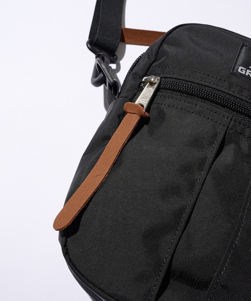 GREGORY(グレゴリー)の「【GREGORY】QUICK POCKET クイックポケット L(ショルダーバッグ・メンズ・ブラック/レオパード/カーキ/ネイビー系2/ブラック系その他2/ブラック系その他3/パープル・FREE)」の21枚目の写真