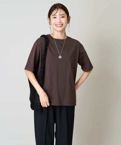 a.v.v(アーヴェヴェ)の「【コットン100%】ロールアップスリーブTシャツ(Tシャツ/カットソー・レディース・ホワイト/ブラウン/ライトピンク/ブラック・34/36/40/38/42)」の5枚目の写真