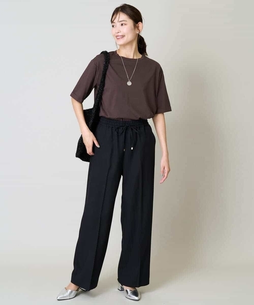 a.v.v(アーヴェヴェ)の「【コットン100%】ロールアップスリーブTシャツ(Tシャツ/カットソー・レディース・ホワイト/ブラウン/ライトピンク/ブラック・34/36/40/38/42)」の14枚目の写真