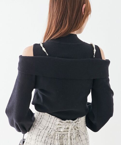 MAJESTIC LEGON（マジェスティックレゴン）の「2wayパールチェーン肩あきニット（ニット/セーター・レディース・グレー/アイボリー/ブラック・MEDIUM）」の8枚目の写真