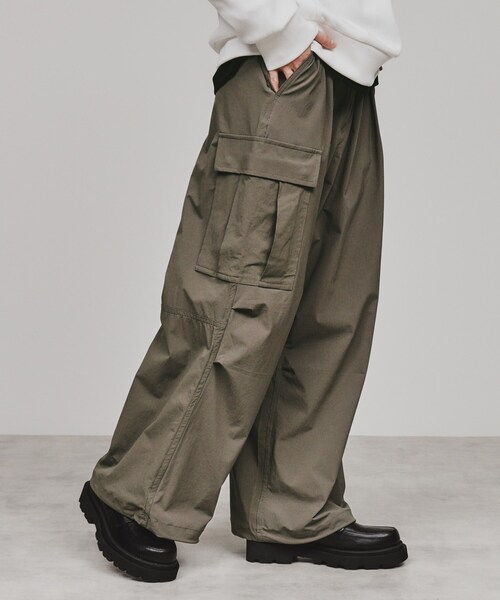 tk.TAKEO KIKUCHI（ティーケータケオキクチ）の「◆ナイロンワイドカーゴパンツ（カーゴパンツ・メンズ・オフホワイト/ダークグリーン/ブラック/カーキ系3/チャコール・03/02/01）」の5枚目の写真