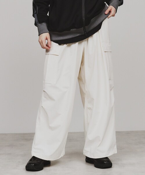 tk.TAKEO KIKUCHI（ティーケータケオキクチ）の「◆ナイロンワイドカーゴパンツ（カーゴパンツ・メンズ・オフホワイト/ダークグリーン/ブラック/カーキ系3/チャコール・03/02/01）」の11枚目の写真