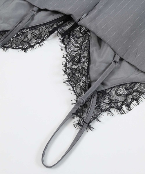 miette(ミエット)の「レーストリムピンストライプキャミソールワンピース(ワンピース・レディース・ブラック/グレー・FREE)」の15枚目の写真