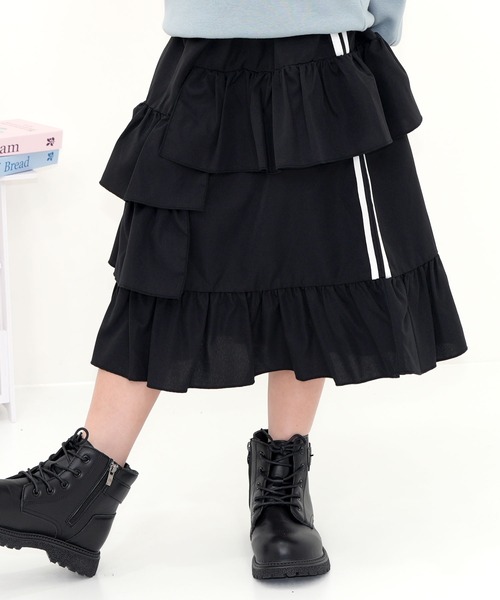 Bee des Bee(ビーデスビー)の「ラインフレアスカート(スカート・キッズ・ピンク/アイボリー/ブラック/ラベンダー・100cm/110cm/120cm/130cm/140cm/150cm)」の3枚目の写真