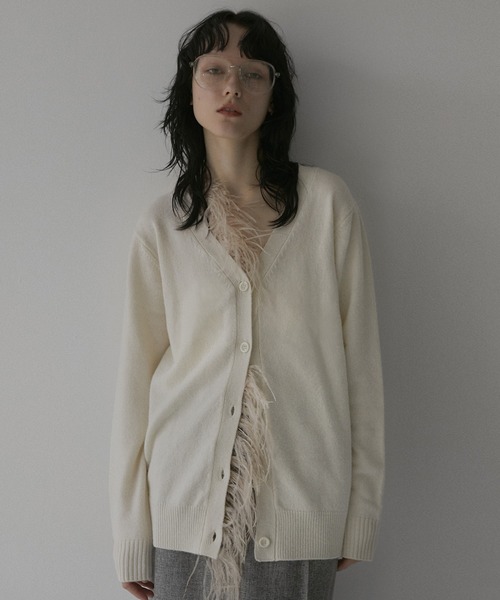 LE CIEL BLEU(ルシェルブルー)の「フェザーカーディガン / Feather Cardigan(カーディガン/ボレロ・レディース・ホワイト/ネイビー/ブラック・36)」の2枚目の写真