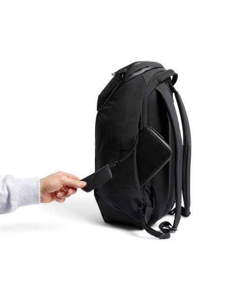 entre square（アントレスクエアー）の「Bellroy/バックパック/リュックサック Venture Ready Pack 26L ブラック（バックパック/リュック・メンズ・ブラック・ONE SIZE）」の7枚目の写真