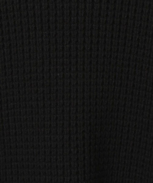 BAYFLOW（ベイフロー）の「[立体感のあるワッフル柄]ラインアクセントバルキーニット（ニット/セーター・レディース・ブラック/オフホワイト/ブルー/レッド・FREE）」の14枚目の写真