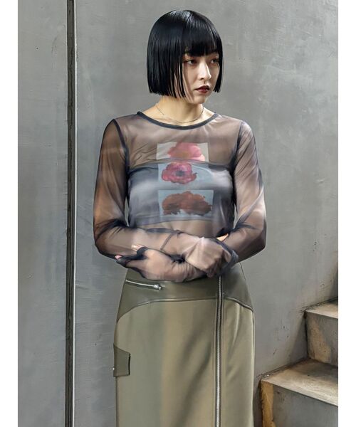 MURUA(ムルーア)の「【WEB・一部店舗限定】フラワーチュールトップス(Tシャツ/カットソー・レディース・ブラック/ブルー/グレー・FREE)」の21枚目の写真