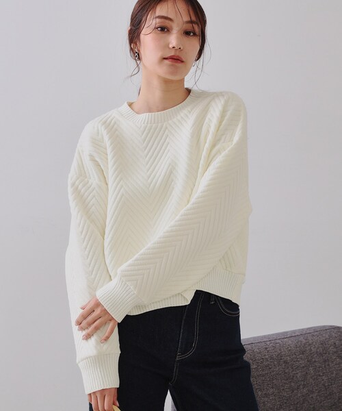 OPAQUE.CLIP(オペークドットクリップ)の「◆キルトジャカードトップス/セットアップ対応【洗濯機洗い可】(Tシャツ/カットソー・レディース・ホワイト/ライトベージュ・38/40/42)」の3枚目の写真