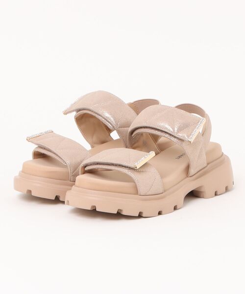 JILL STUART（ジルスチュアート）の「トラックソールキルティングストラップサンダル（サンダル・レディース・ブラック/ピンクゴールド・S(22.5cm)/M(23.5cm)/L(24.5cm)）」の2枚目の写真