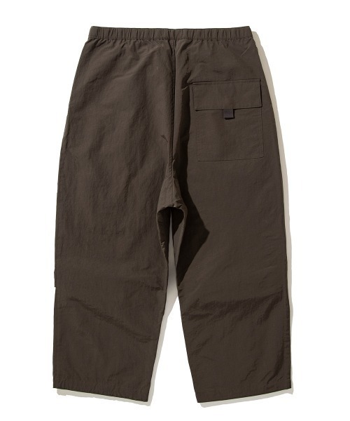 UMBRO(アンブロ)の「UMBRO NYLON CODE TROUSERS(アンブロ ナイロンコード トラウザー)(その他パンツ・メンズ・チャコールグレー/グリーン/ベージュ・LARGE)」の4枚目の写真