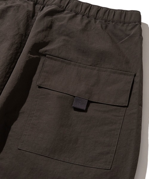 UMBRO(アンブロ)の「UMBRO NYLON CODE TROUSERS(アンブロ ナイロンコード トラウザー)(その他パンツ・メンズ・チャコールグレー/グリーン/ベージュ・LARGE)」の7枚目の写真