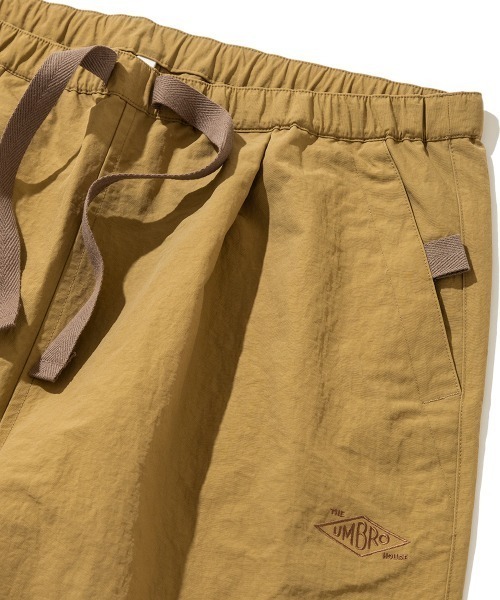 UMBRO(アンブロ)の「UMBRO NYLON CODE TROUSERS(アンブロ ナイロンコード トラウザー)(その他パンツ・メンズ・チャコールグレー/グリーン/ベージュ・LARGE)」の9枚目の写真