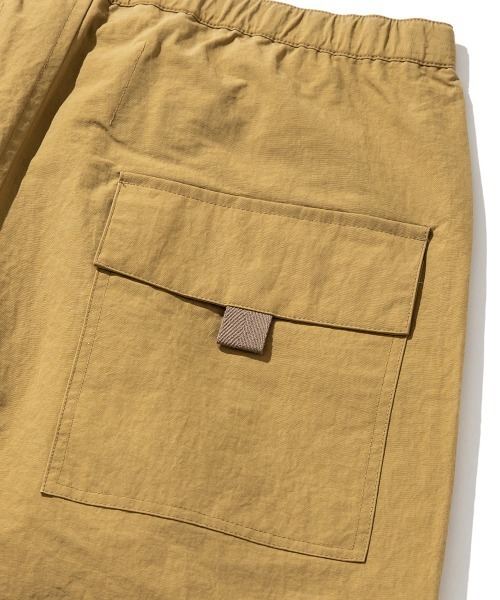 UMBRO(アンブロ)の「UMBRO NYLON CODE TROUSERS(アンブロ ナイロンコード トラウザー)(その他パンツ・メンズ・チャコールグレー/グリーン/ベージュ・LARGE)」の11枚目の写真
