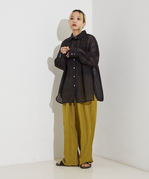 NOMINE(ノミネ)の「【WEB限定】コットネット 刺繍シャツ(シャツ/ブラウス・レディース・オフホワイト/ブラック・フリー)」の15枚目の写真