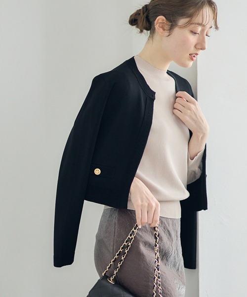 12Twelve Agenda(トゥエルブ アジェンダ)の「【UVカット】クルーネッククロップドジャケット風ニットカーディガン(カーディガン/ボレロ・レディース・オフホワイト/ブルー/ブラック・M)」の6枚目の写真