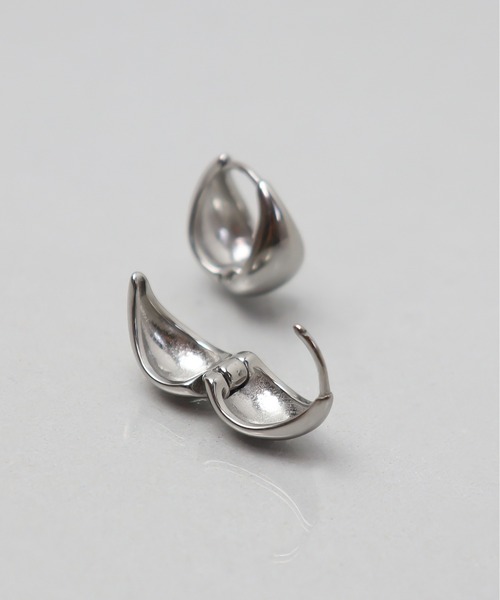 ieLS(イエルズ)の「金属アレルギー対応「ieLS」ステンレス ドロップフープピアス(ピアス(両耳用)・レディース・ゴールド/シルバー・ONE SIZE)」の4枚目の写真
