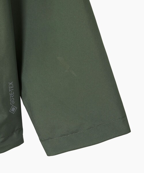 AIGLE(エーグル)の「GORE-TEX ゴアテックス 防風 撥水 透湿 軽量 パッカブルフーデッドジャケット(マウンテンパーカー・レディース・モスグリーン/ホワイト・36/40/38)」の21枚目の写真