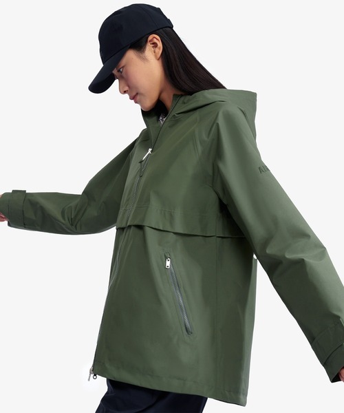 AIGLE(エーグル)の「GORE-TEX ゴアテックス 防風 撥水 透湿 軽量 パッカブルフーデッドジャケット(マウンテンパーカー・レディース・モスグリーン/ホワイト・36/40/38)」の5枚目の写真