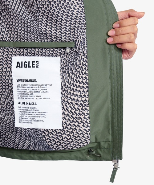 AIGLE(エーグル)の「GORE-TEX ゴアテックス 防風 撥水 透湿 軽量 パッカブルフーデッドジャケット(マウンテンパーカー・レディース・モスグリーン/ホワイト・36/40/38)」の7枚目の写真
