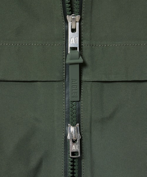 AIGLE(エーグル)の「GORE-TEX ゴアテックス 防風 撥水 透湿 軽量 パッカブルフーデッドジャケット(マウンテンパーカー・レディース・モスグリーン/ホワイト・36/40/38)」の16枚目の写真