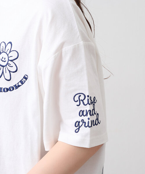 Another Branch olive des olive(アナザーブランチオリーブデオリーブ)の「お花シリーズBIGTシャツ(Tシャツ/カットソー・レディース・スミクロ/ミント/オートミール/ホワイト系その他/オフホワイト/ブルー/ブラック系その他・FREE)」の15枚目の写真