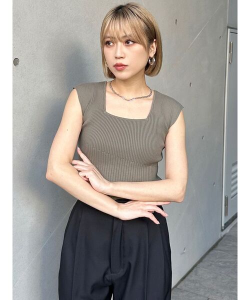 MURUA（ムルーア）の「2wayフレンチスリーブニット（タンクトップ・レディース・ホワイト/モカ/ブルー/ブラック・FREE）」の11枚目の写真