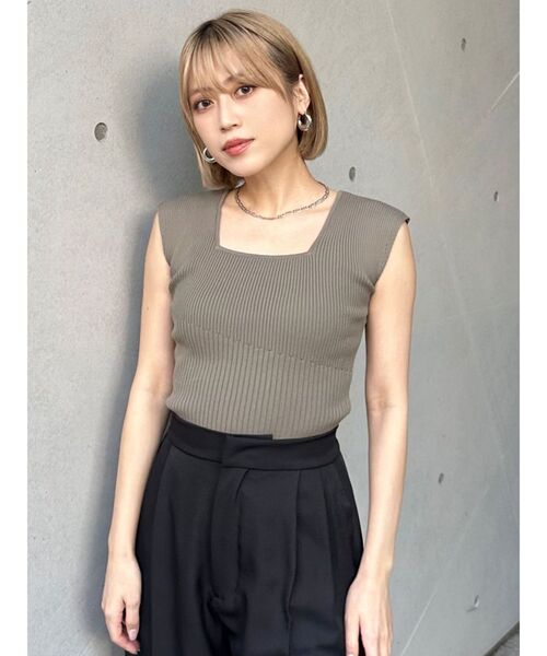 MURUA（ムルーア）の「2wayフレンチスリーブニット（タンクトップ・レディース・ホワイト/モカ/ブルー/ブラック・FREE）」の12枚目の写真