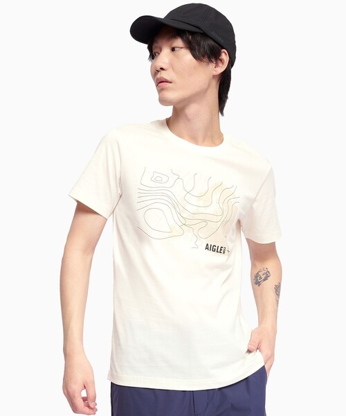AIGLE(エーグル)の「吸水速乾 グラフィックプリント半袖Tシャツ(Tシャツ/カットソー・メンズ・ホワイト/ダークブルー・S/M/L/XL)」の2枚目の写真