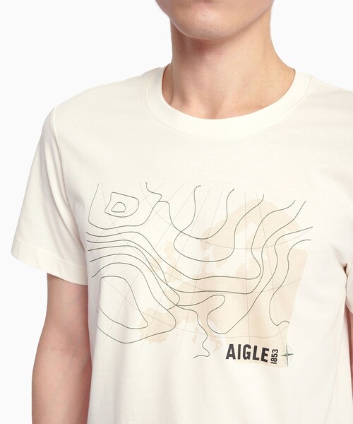AIGLE(エーグル)の「吸水速乾 グラフィックプリント半袖Tシャツ(Tシャツ/カットソー・メンズ・ホワイト/ダークブルー・S/M/L/XL)」の4枚目の写真