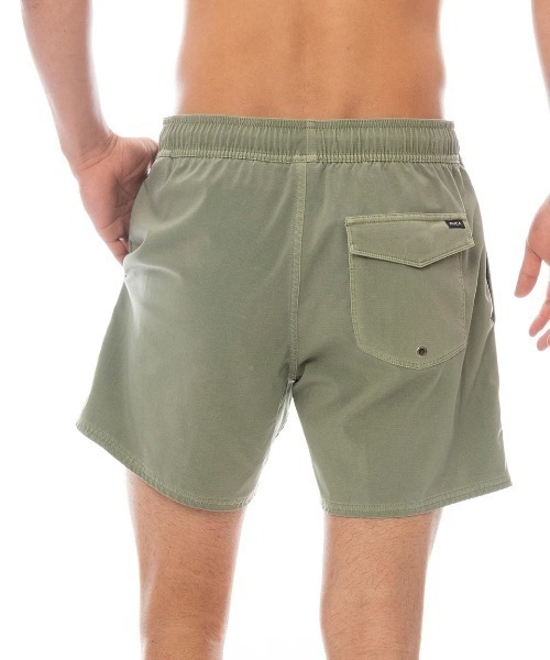 RVCA（ルーカ）の「RVCA メンズ VA PIGMENT ELASTIC SHORT 16 ショートパンツ 【2025年春夏モデル】/ルーカ水陸両用ウエストゴムサーフトランクス・ボードショーツ・バギーショーツ(水着)（水着・メンズ・オリーブ/ピンク系その他/ブルー系その他・X-LARGE/LARGE/MEDIUM/SMALL）」の4枚目の写真