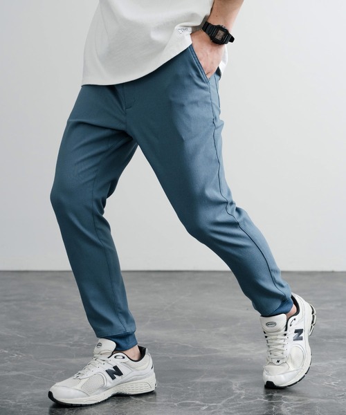 Rocky Monroe(ロッキーモンロー)の「接触冷感 多機能ストレッチスリムテーパードジョガーイージーパンツ(その他パンツ・メンズ・サックスブルー/チャコールグレー/オフホワイト/グレー/ネイビー/ベージュ/ブラック/カーキ/ブルーグレー/インディゴブルー・L/M/XL/S/XXL)」の5枚目の写真