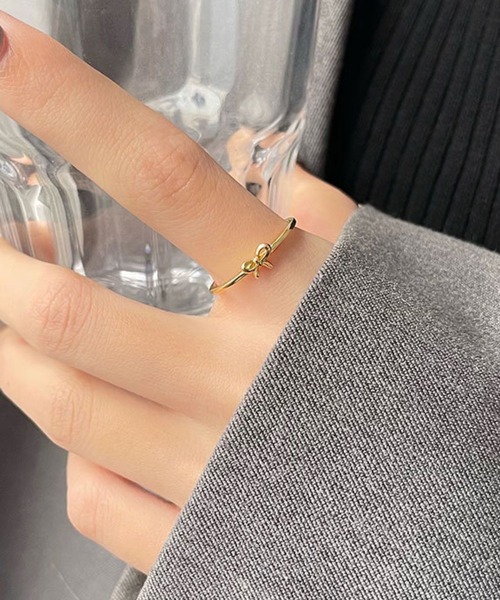 yu-ka(ユーカ)の「YU-KA:リボンモチーフスキンリング ribbon motif skin ring(リング・レディース・ゴールド/シルバー・FREE)」の3枚目の写真