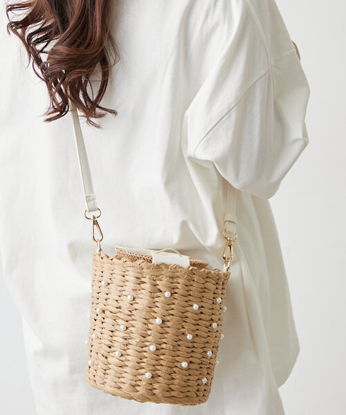 Another Branch olive des olive（アナザーブランチオリーブデオリーブ）の「【2WAY】パール付バケツショルダー（ショルダーバッグ・レディース・ブラック/ホワイト・FREE）」の4枚目の写真