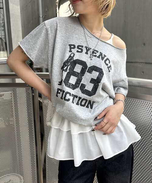 WHO'S WHO gallery（フーズフーギャラリー）の「【新色追加】エリオットオフショルTEE（Tシャツ/カットソー・レディース・カーキ/グレー/チャコールグレー/ホワイト/オフホワイト/ネイビー/ブラック/レッド/グレー系その他/ブラウン・FREE）」の6枚目の写真