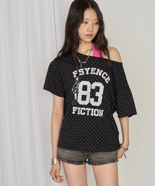 WHO'S WHO gallery(フーズフーギャラリー)の「【WEB限定】エリオットオフショルTEE(Tシャツ/カットソー・レディース・カーキ/グレー/チャコールグレー/ホワイト/オフホワイト/ネイビー/ブラック/レッド/グレー系その他/ブラウン・FREE)」の17枚目の写真