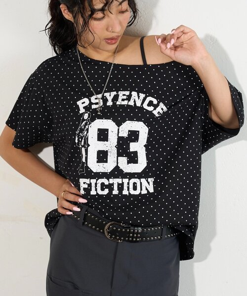 WHO'S WHO gallery（フーズフーギャラリー）の「【新色追加】エリオットオフショルTEE（Tシャツ/カットソー・レディース・カーキ/グレー/チャコールグレー/ホワイト/オフホワイト/ネイビー/ブラック/レッド/グレー系その他/ブラウン・FREE）」の4枚目の写真