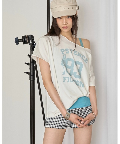 WHO'S WHO gallery(フーズフーギャラリー)の「【WEB限定】エリオットオフショルTEE(Tシャツ/カットソー・レディース・カーキ/グレー/チャコールグレー/ホワイト/オフホワイト/ネイビー/ブラック/レッド/グレー系その他/ブラウン・FREE)」の11枚目の写真