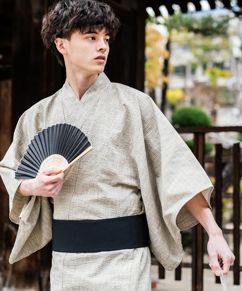 Rocky Monroe(ロッキーモンロー)の「しじら織り帯付き浴衣 扇子 下駄 巾着 5点セット 無地/ストライプ(浴衣・メンズ・ブラック/グレー/ホワイト/ブラック系1/ネイビー系1/ネイビー・M/L/XL)」の7枚目の写真