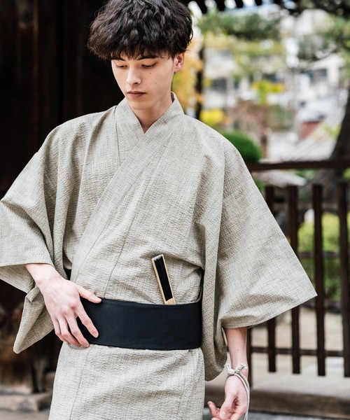 Rocky Monroe(ロッキーモンロー)の「しじら織り帯付き浴衣 扇子 下駄 巾着 5点セット 無地/ストライプ(浴衣・メンズ・ブラック/グレー/ホワイト/ブラック系1/ネイビー系1/ネイビー・M/L/XL)」の8枚目の写真
