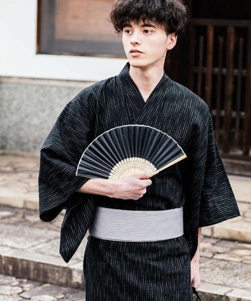 Rocky Monroe(ロッキーモンロー)の「しじら織り帯付き浴衣 扇子 下駄 巾着 5点セット 無地/ストライプ(浴衣・メンズ・ブラック/グレー/ホワイト/ブラック系1/ネイビー系1/ネイビー・M/L/XL)」の17枚目の写真