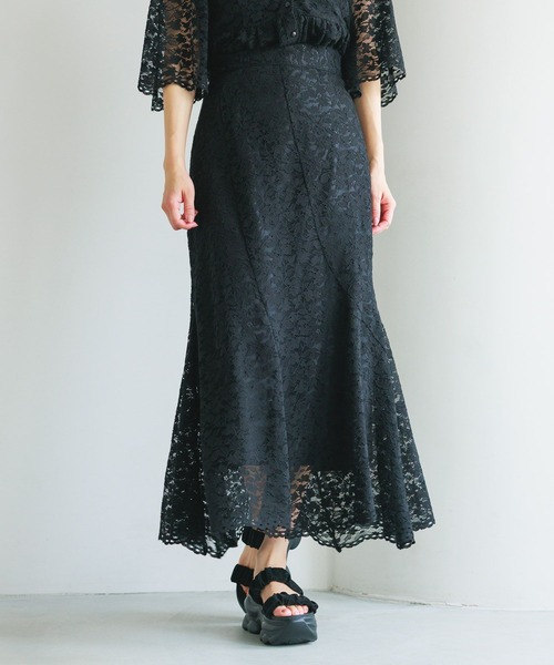 mysty woman(ミスティウーマン)の「スカラップレースエスカルゴスカート 497396(スカート・レディース・オフホワイト/ブラック/ベージュ・FREE)」の2枚目の写真