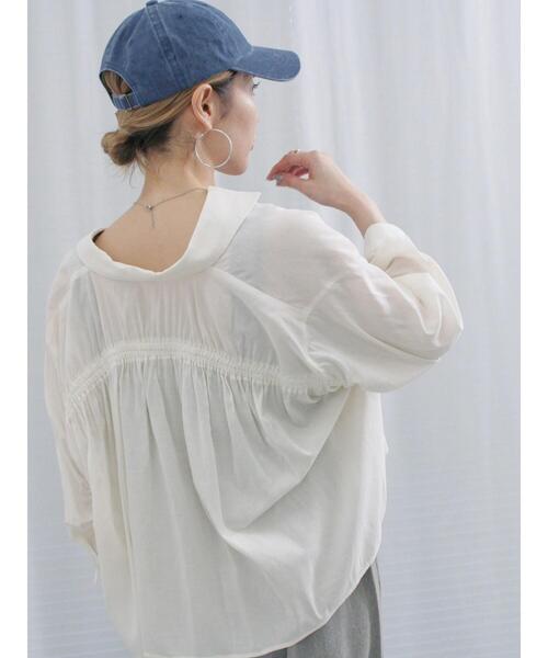 Samansa Mos2 blue（サマンサモスモスブルー）の「ショート丈シャーリングブラウス（シャツ/ブラウス・レディース・オフホワイト/イエロー/サックスブルー・F）」の4枚目の写真