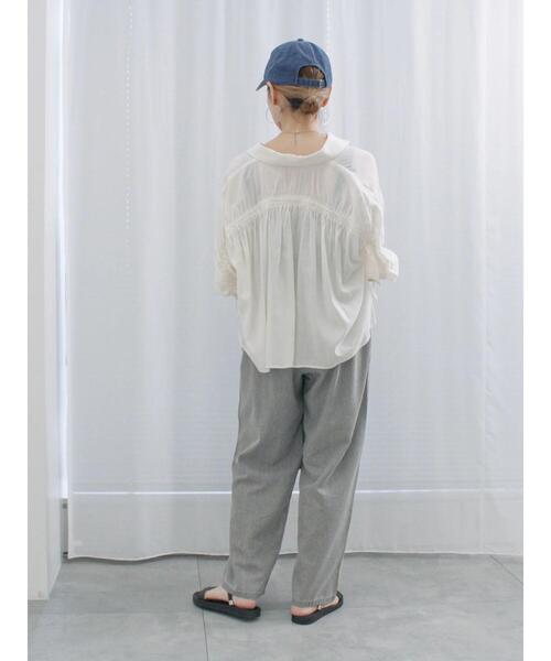 Samansa Mos2 blue（サマンサモスモスブルー）の「ショート丈シャーリングブラウス（シャツ/ブラウス・レディース・オフホワイト/イエロー/サックスブルー・F）」の13枚目の写真