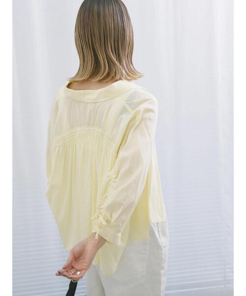Samansa Mos2 blue（サマンサモスモスブルー）の「ショート丈シャーリングブラウス（シャツ/ブラウス・レディース・オフホワイト/イエロー/サックスブルー・F）」の19枚目の写真