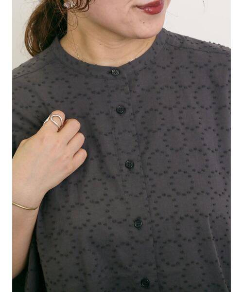 Samansa Mos2（サマンサ モスモス）の「◎ドットドビーバンドカラーブラウス（シャツ/ブラウス・レディース・ベージュ/チャコールグレー/オフホワイト・F）」の7枚目の写真