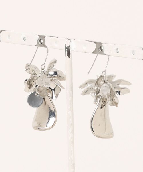 tone（トーン）の「【Agaro】No.456　サージカルステンレス　フラワー　花　フェミニン(MA)（ピアス（両耳用）・レディース・シルバー/その他・FREE）」の3枚目の写真