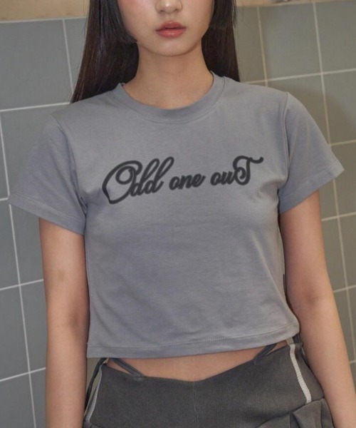 oddoneout(オッドワンアウト)の「【ODDONEOUT】TWO TONE LOGO T-SHIRTS / 【オッドワンアウト】ロゴクロップ半袖Tシャツ(Tシャツ/カットソー・レディース・ホワイト/ネイビー/グレー・ONE SIZE)」の13枚目の写真