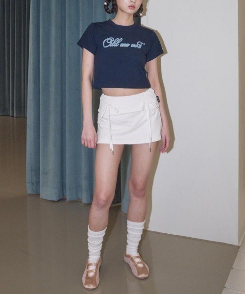 oddoneout(オッドワンアウト)の「【ODDONEOUT】TWO TONE LOGO T-SHIRTS / 【オッドワンアウト】ロゴクロップ半袖Tシャツ(Tシャツ/カットソー・レディース・ホワイト/ネイビー/グレー・ONE SIZE)」の9枚目の写真